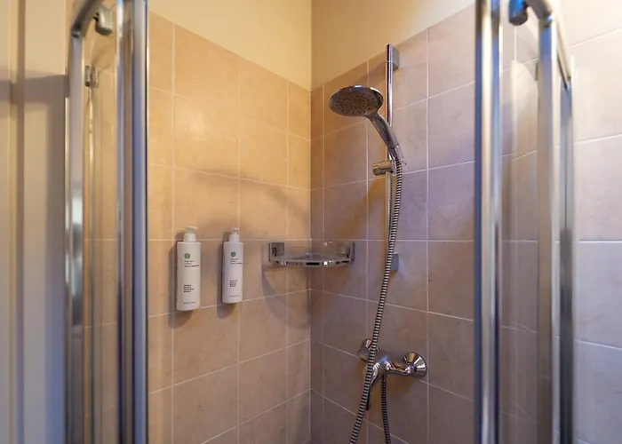The A-Line Lake Como View Apt A With Pool & Garage Διαμέρισμα *