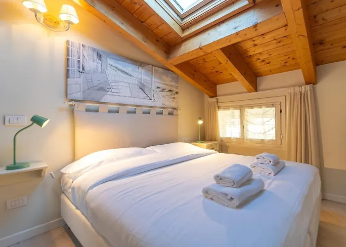 The A-Line Lake Como View Apt A With Pool & Garage